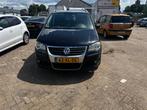 Volkswagen Touran 1.4 TSI Cross 7 persoons trekhaak airco, Gebruikt, 4 cilinders, 1553 kg, Zwart