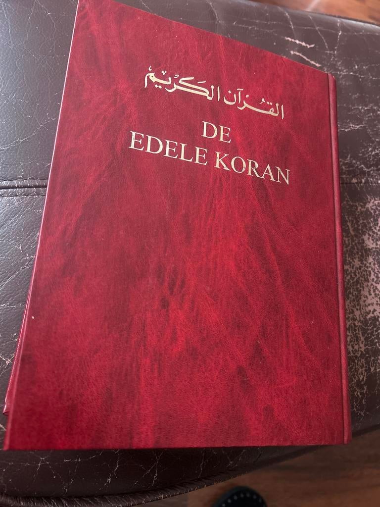 Edele Koran Arabisch-Nederlandse Vertaling, Ophalen of Verzenden, Zo goed als nieuw, Islam