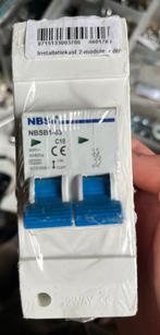 Zekeringkast 2-module met dubbelpolige zekeringautomaat B10A, Ophalen of Verzenden, Zo goed als nieuw