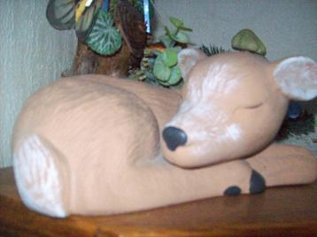 Slapend Hertje. 27 cm beschikbaar voor biedingen