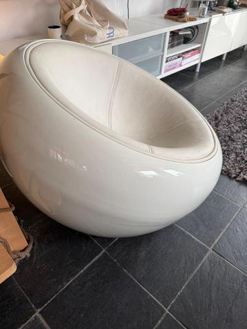 Eistoel- lookalike, egg chair beschikbaar voor biedingen