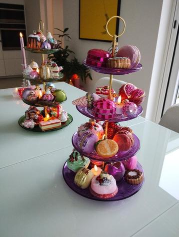 Etagère 4 lagen groen of paars beschikbaar voor biedingen