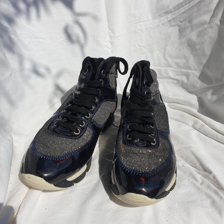 Stoere zwart grijze sneakers, glitters. Mt 40.Merk Graceland, Kleding | Dames, Schoenen, Zo goed als nieuw, Sneakers of Gympen