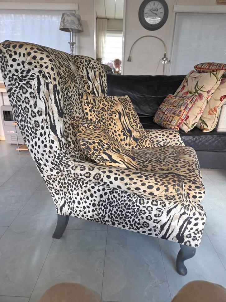 Fauteuil met Panterprint Bekleding, Huis en Inrichting, Fauteuils, Gebruikt, Hout, Stof, 75 tot 100 cm, 75 tot 100 cm, Ophalen