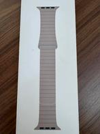 Apple watch 44mm Stone Leather Loop M, Nieuw, Bandje, Ophalen of Verzenden, Apple