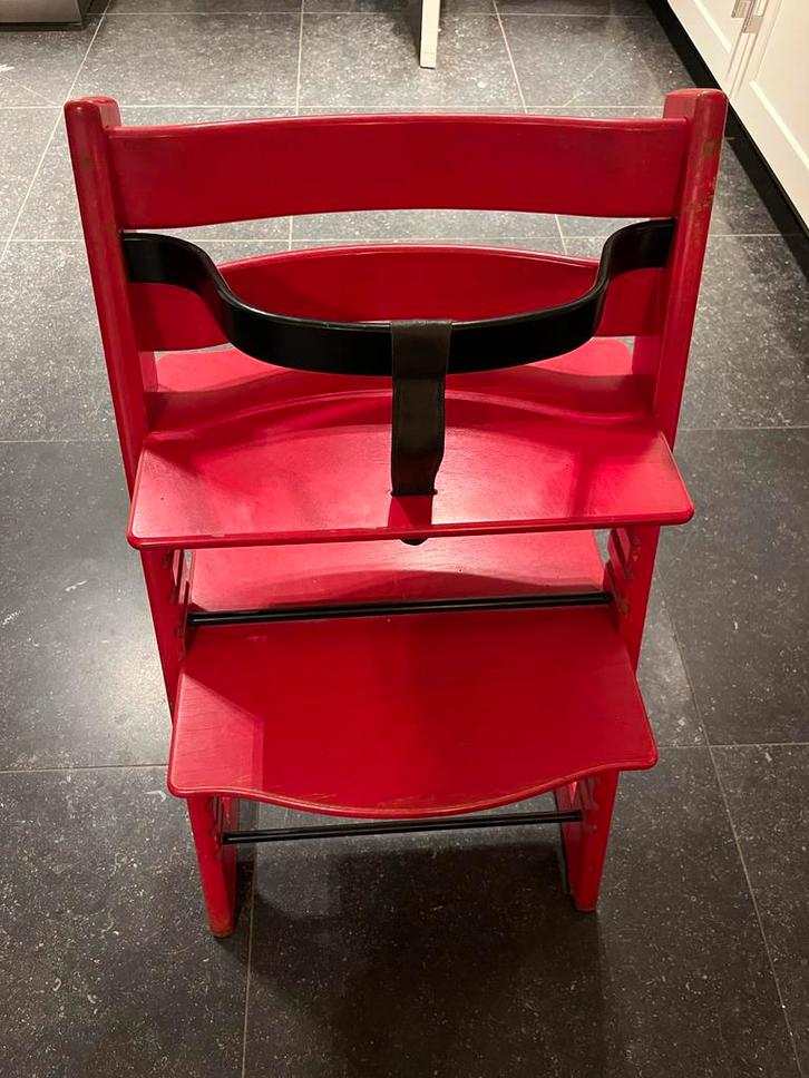 Rode Stokke Tripp Trapp - Gebruikt, Kinderen en Baby's, Kinderstoelen, Gebruikt, Meegroeistoel, Aanschuifbaar, Gordel(s), Ophalen