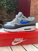 Nike Air Max 1 - Grijs/Blauw - Maat 44, Kleding | Heren, Schoenen, Verzenden, Zo goed als nieuw, Overige kleuren, Sneakers of Gympen