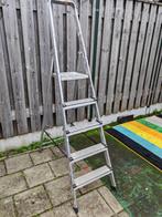 Altrex 5 treden huishoudtrap., Doe-het-zelf en Verbouw, Ladders en Trappen, Ophalen of Verzenden, Zo goed als nieuw, Minder dan 2 meter
