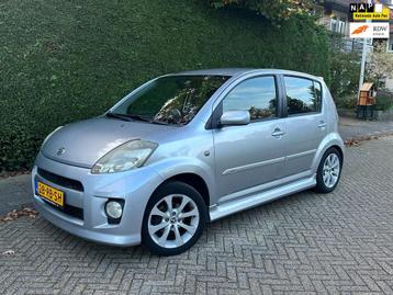 Daihatsu Sirion 2 1.3-16V Sport/Rijd Goed/Airco/Nwe Apk beschikbaar voor biedingen