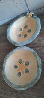 Twee decoratieve schaaltjes met zeester motief, Porselein of Keramiek, Schaal, Ophalen of Verzenden, Zo goed als nieuw