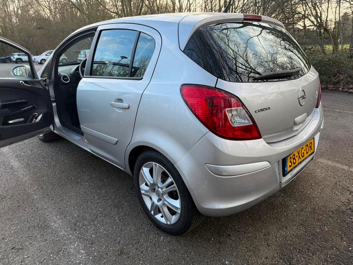 Opel Corsa 1.4 16V 5D WR 2007 Grijs, Auto's, Opel, Particulier, Corsa, Airconditioning, Bluetooth, Centrale vergrendeling, Cruise Control