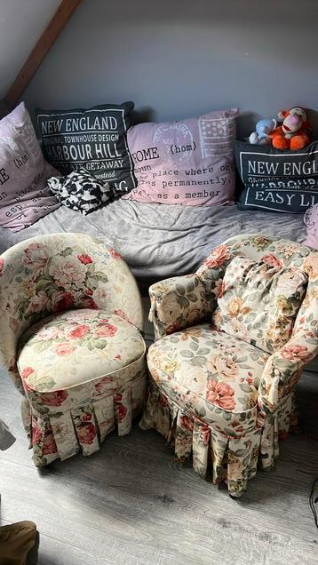Vintage  kinder stoelen beschikbaar voor biedingen