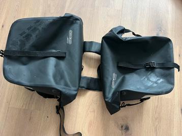 2 Ortlieb Motortassen in nette staat beschikbaar voor biedingen
