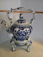 Porseleinen theepot met theelichthouder, firma Boch., Ophalen of Verzenden