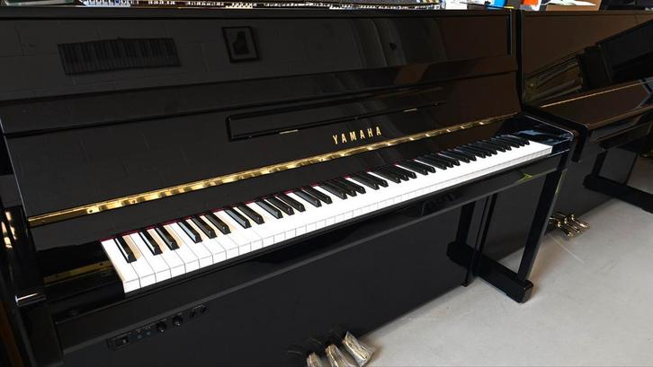 Yamaha Silent piano met 5 jaar garantie! Gratis bezorgd!, Muziek en Instrumenten, Piano's, Zo goed als nieuw, Zwart, Ophalen