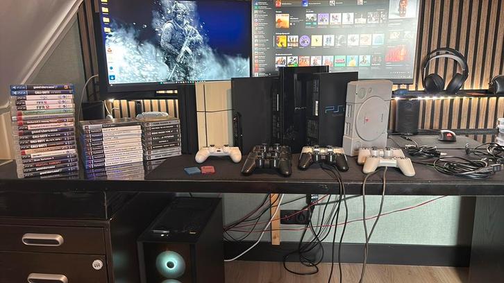 Set playstations., Spelcomputers en Games, Spelcomputers | Sony PlayStation Consoles | Accessoires, Zo goed als nieuw, PlayStation 1
