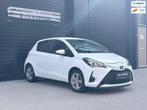 Toyota Yaris 1.0 VVT-i Active | 55.175 km | Airco | Lane Ass, Auto's, Voorwielaandrijving, Stof, Zwart, Wit