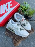 Nike Air Max 90 – Phantom / Neutral Olive – Maat 41 Groen, Kleding | Heren, Schoenen, Wit, Nike, Ophalen of Verzenden, Sneakers of Gympen