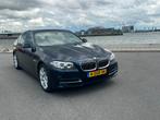 BMW 5-Serie 2.0 520I AUT 184 PK NAVI LEDER LED M VELGEN, Automaat, Achterwielaandrijving, 4 cilinders, 2000 kg