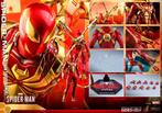 Hot toys iron Spider-Man Marvel, Verzamelen, Ophalen of Verzenden, Actiefiguur of Pop, Zo goed als nieuw