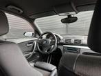 BMW 1 Serie 116i LCI M-SPORT 5-Deurs Airco CARPLAY YOUNGTIME, Auto's, BMW, 1-Serie, 4 cilinders, 1290 kg, Origineel Nederlands