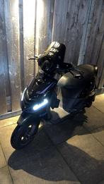 Piagio zip 50 cc 4t, Fietsen en Brommers, Scooters | Piaggio, Maximaal 45 km/u, Zip, Ophalen of Verzenden, Zo goed als nieuw
