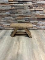 Houten krukje voorzien van bruine wax, Ophalen of Verzenden, Nieuw, Hout