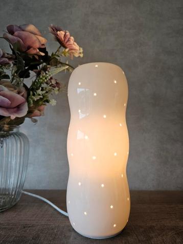 Witte Ikea Damsta tafellamp jaren 90 lamp beschikbaar voor biedingen