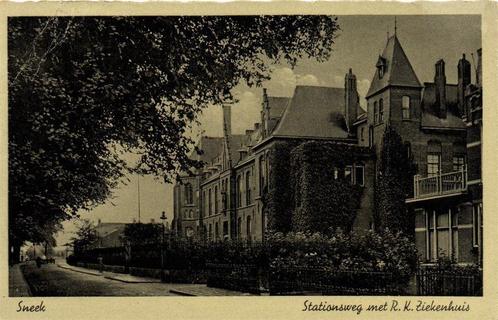 Sneek - Stationsweg met R.K. Ziekenhuis - B-keus - 1941 gelo, Verzamelen, Ansichtkaarten | Nederland, Gelopen, Friesland, 1940 tot 1960