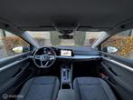 Volkswagen Golf Variant 1.0 eTSI Life AUT. 1e Eig*Carplay*Cr, Gebruikt, Met garantie (alle), Origineel Nederlands, 19 km/l