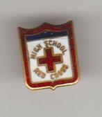 Red Cross High Scool emaille- goudkl. vintage broche, Verzamelen, Speldjes, Pins en Buttons, Verzenden, Zo goed als nieuw, Transport