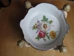 Oude schaal met 4 Putti's bloem Dresden, Antiek en Kunst, Curiosa en Brocante, Verzenden