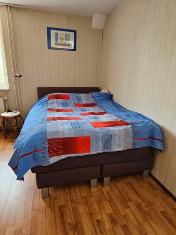Boxspring beschikbaar voor biedingen
