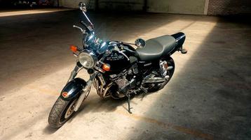 Suzuki GSX 750 naked bike als nieuw zwart  beschikbaar voor biedingen
