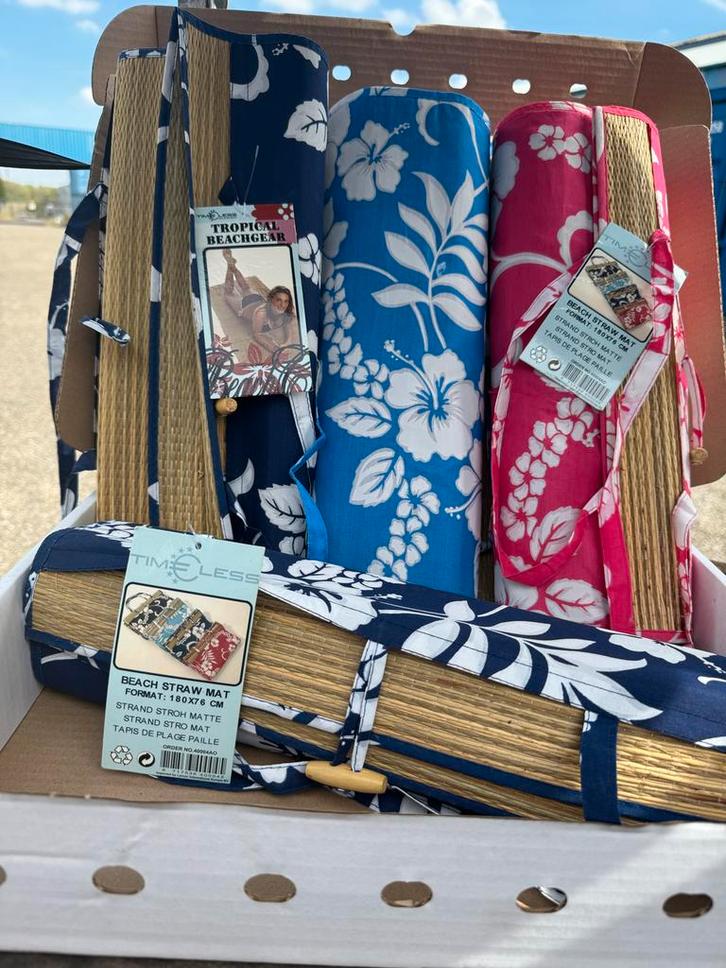 Strandmat Stro Bloemenprint - Nieuw!, Caravans en Kamperen, Kampeeraccessoires, Nieuw, Ophalen