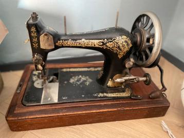 Singer naaimachine beschikbaar voor biedingen