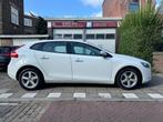 Volvo V40 1.6 T3 Momentum, Auto's, Voorwielaandrijving, Gebruikt, Huisgarantie, 4 cilinders