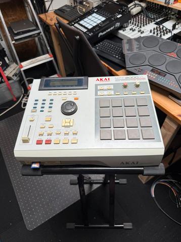 Akai MPC2000XL | 8outputs | FX Unit | 16MB | SD Card beschikbaar voor biedingen