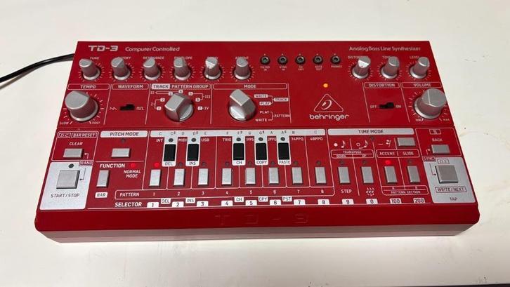 Behringer TD-3, Muziek en Instrumenten, Synthesizers, Zo goed als nieuw, Overige aantallen, Overige merken, Ophalen