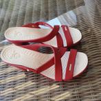Crocs W9 rood instappertje maat 39 zgan, Ophalen of Verzenden, Zo goed als nieuw, Rood