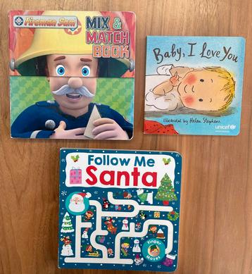 3 Engelstalige kartonboekjes beschikbaar voor biedingen