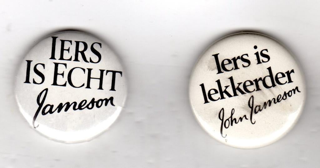 2 BUTTONS JAMESON WHISKEY IERS IS ECHT LEKKERDER (A1), Verzenden, Zo goed als nieuw, Overige onderwerpen