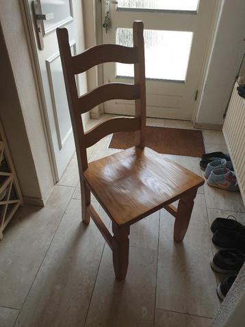 Houten stoelen (4 stuks)
