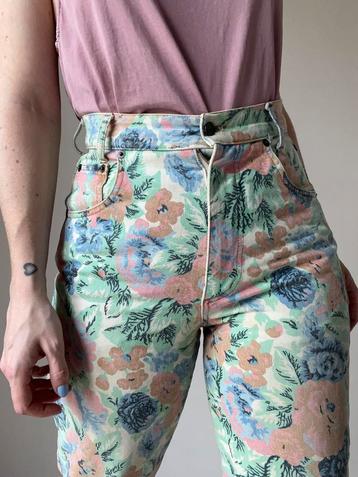 Vintage spijkerbroek, S/M. Denim bloemenprint 90s jeans beschikbaar voor biedingen