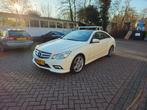 Mercedes-Benz E-Klasse E200cgi Coupe W212 Aut7 2011 Wit, Auto's, Mercedes-Benz, Euro 5, Achterwielaandrijving, 1800 kg, Zwart
