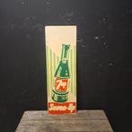 Seven-Up 7up reclamebord Hardboard 'Misdruk', Ophalen, Gebruikt, Reclamebord
