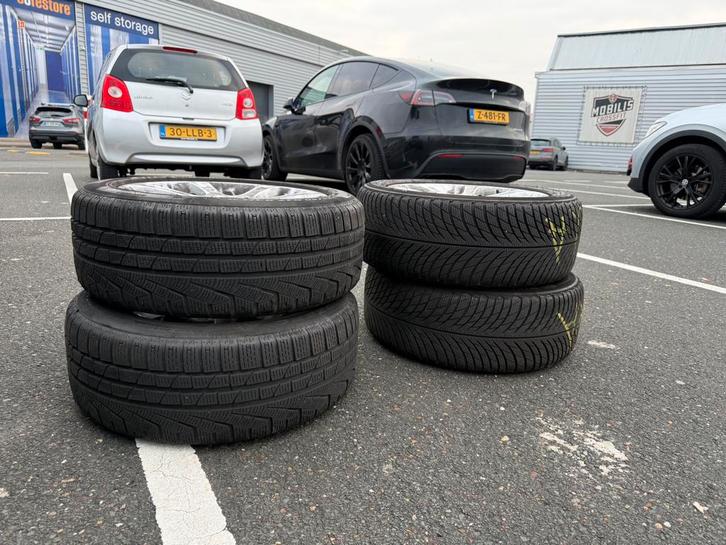 BMW 17 inch winterbanden - style 394, Auto-onderdelen, Banden en Velgen, Banden en Velgen, Winterbanden, 17 inch, 225 mm, Personenwagen