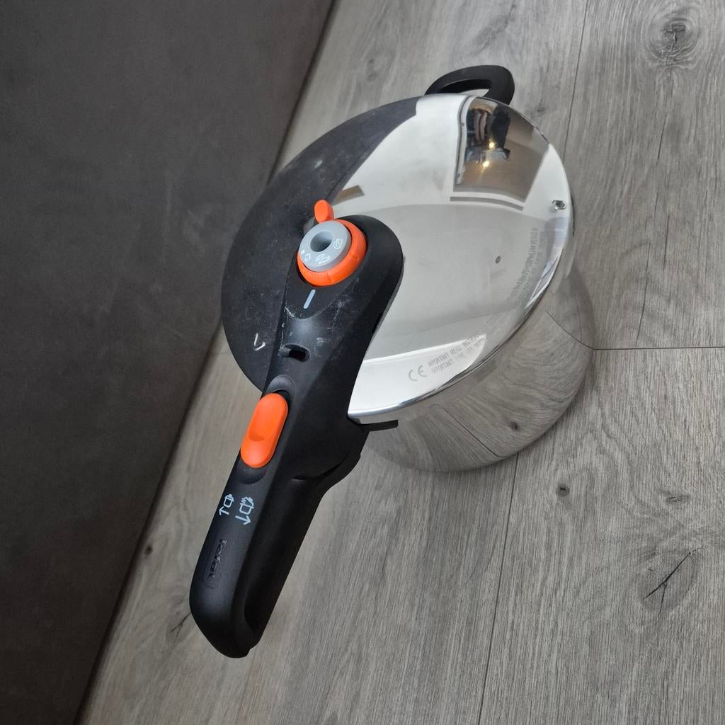 Nieuwe Tefal Snelkookpan, Huis en Inrichting, Keuken | Potten en Pannen, Nieuw, Rvs, Keramische plaat, Ophalen