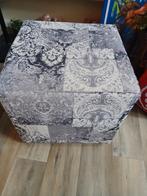 Te koop mooie poef in de kleuren zwart wit grijs, Ophalen, Minder dan 50 cm, Rond, Minder dan 50 cm