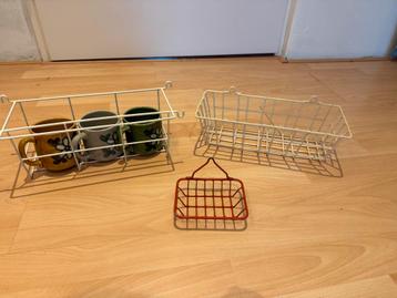 Vintage Metalen Rekjes/Mandjes - Set van 3 beschikbaar voor biedingen